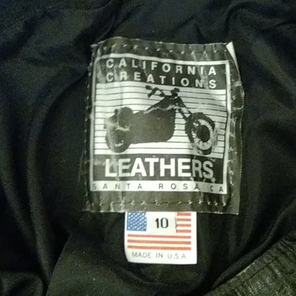 NWT Vintage CALIFORNIA CREATIONS LEATHERS Mini Skirt with zip up sides.  Size 10 - Picture 3 of 4